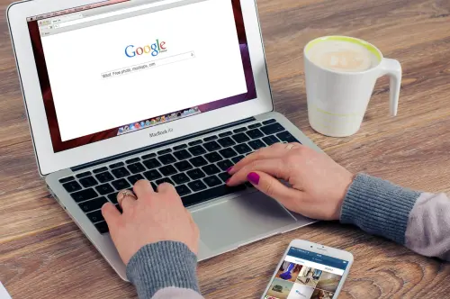 Come si crea credibilità e fiducia online? Dalle recensioni, ai social alle interviste